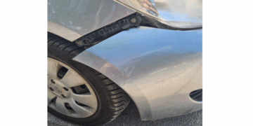 Πτολεμαΐδα: Μαινόμενο επιθετικό αδέσποτο ξήλωσε προφυλακτήρα αυτοκινήτου εν κινήσει