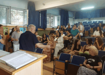 Εορταστικό χρώμα στην Τελετή Αποφοίτησης του Σχολείου Δεύτερης Ευκαιρίας της Πτολεμαΐδας! (ρεπορτάζ της Κούλας Πουλασιχίδου)