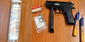 Όπλο, βεγγαλικά και ναρκωτικά βρέθηκαν στο αυτοκίνητο του 31χρονου που συνελήφθη στη Φλώρινα