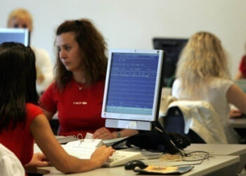 Δημόσιο: Αυξήσεις για χιλιάδες υπαλλήλους με προσωπική διαφορά: Ποιοι κερδίζουν και πόσα (παραδείγματα)