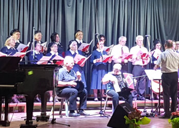 Θερμό χειροκρότημα για τη χορωδία του Ερυθρού Σταυρού Κοζάνης στα Ν. Μουδανιά