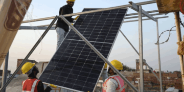 «Πράσινο φως» για φωτοβολταϊκά σε πολυκατοικίες – Τι προβλέπει το νομοσχέδιο