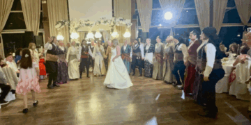 Ποντιακός παλμός σε γάμο στην Πτολεμαΐδα – Έκπληξη του γαμπρού στη νύφη (Βίντεο + Φώτο)