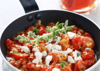 Καγιανάς με πιπεριές Φλωρίνης και ντοματίνια