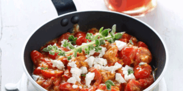 Καγιανάς με πιπεριές Φλωρίνης και ντοματίνια