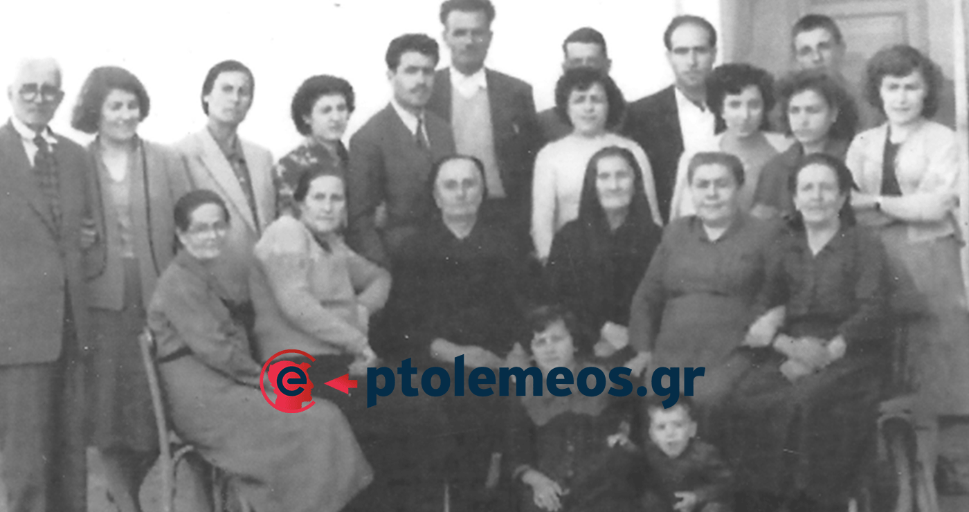 Φιλική γειτονική παρέα Μικρασιατών στο ταβερνάκι του Φραγκούδη, άνω Πτολεμαΐδα – Από το στήλη του Γ. Καζαντζή στον ΠΑΛΜΟ