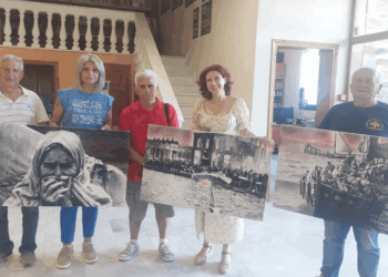 Σημαντικά έργα Τέχνης με θέμα την “προσφυγιά” δώρισε στο Μικρασιατικό Σύλλογο Πτολεμαΐδας ο γνωστός Εικαστικός Φώτης Μανιός! (Ρεπορτάζ της Κούλας Πουλασιχίδου)