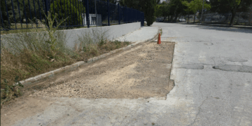 Συνεχίζεται η εργολαβία επούλωσης λακκουβών στην Πτολεμαΐδα – Τέλος οι τεράστιες τρύπες μπροστά από την μάνδρα “Χονδροματίδη” ! (ρεπορτάζ της Κούλας Πουλασιχίδου )