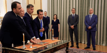 Ορκίστηκαν ο νέος υπουργός Μετανάστευσης, Θάνος Πλεύρης και τρεις υφυπουργοί – Δείτε φωτογραφίες