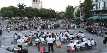 Καλοκαιρινές μελωδίες στην καρδιά της Κοζάνης από τη Φιλαρμονική «Πανδώρα» (Βίντεο Top Channel)