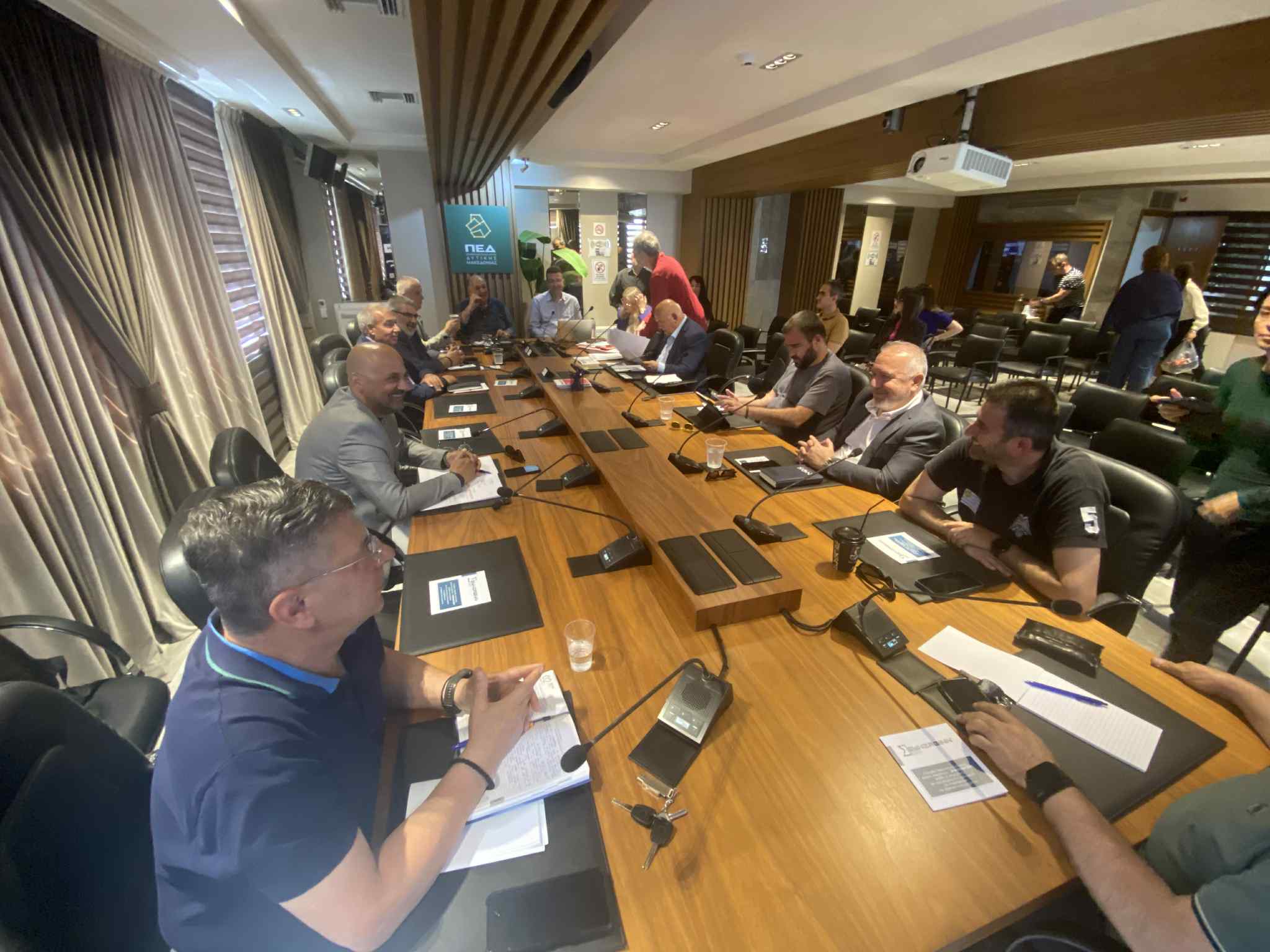 Μήνυμα των Δημάρχων σε Περιφερειάρχη και Βουλευτές για κοινό μέτωπο πριν το «ραντεβού» με Μητσοτάκη- Σφοδρή κριτική στην κυβέρνηση για τις καθυστερήσεις