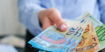 e-ΕΦΚΑ – ΔΥΠΑ: Πότε μπαίνουν χρήματα από πληρωμές / παροχές / επιδόματα