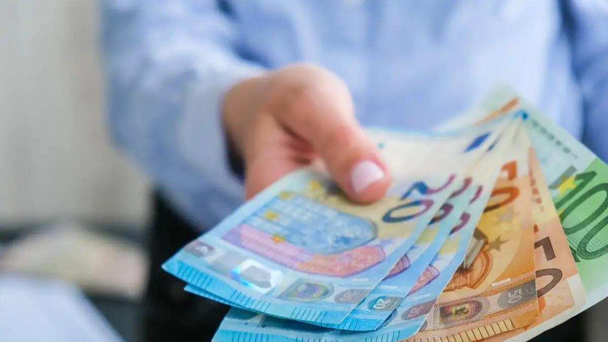 e-ΕΦΚΑ – ΔΥΠΑ: Πότε μπαίνουν χρήματα από πληρωμές / παροχές / επιδόματα
