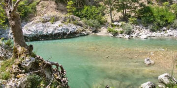 Θρίλερ στην Άρτα: Παρασύρθηκαν 2 ανήλικά παιδιά σε ποταμό – Ανέκτησαν τις αισθήσεις τους μετά από 20 λεπτά