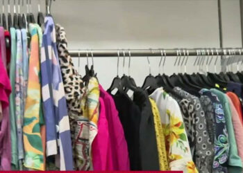 Για οικονομικούς λόγους οι καταναλωτές κάνουν “στροφή” στα ρούχα – Από πού αγοράζουν