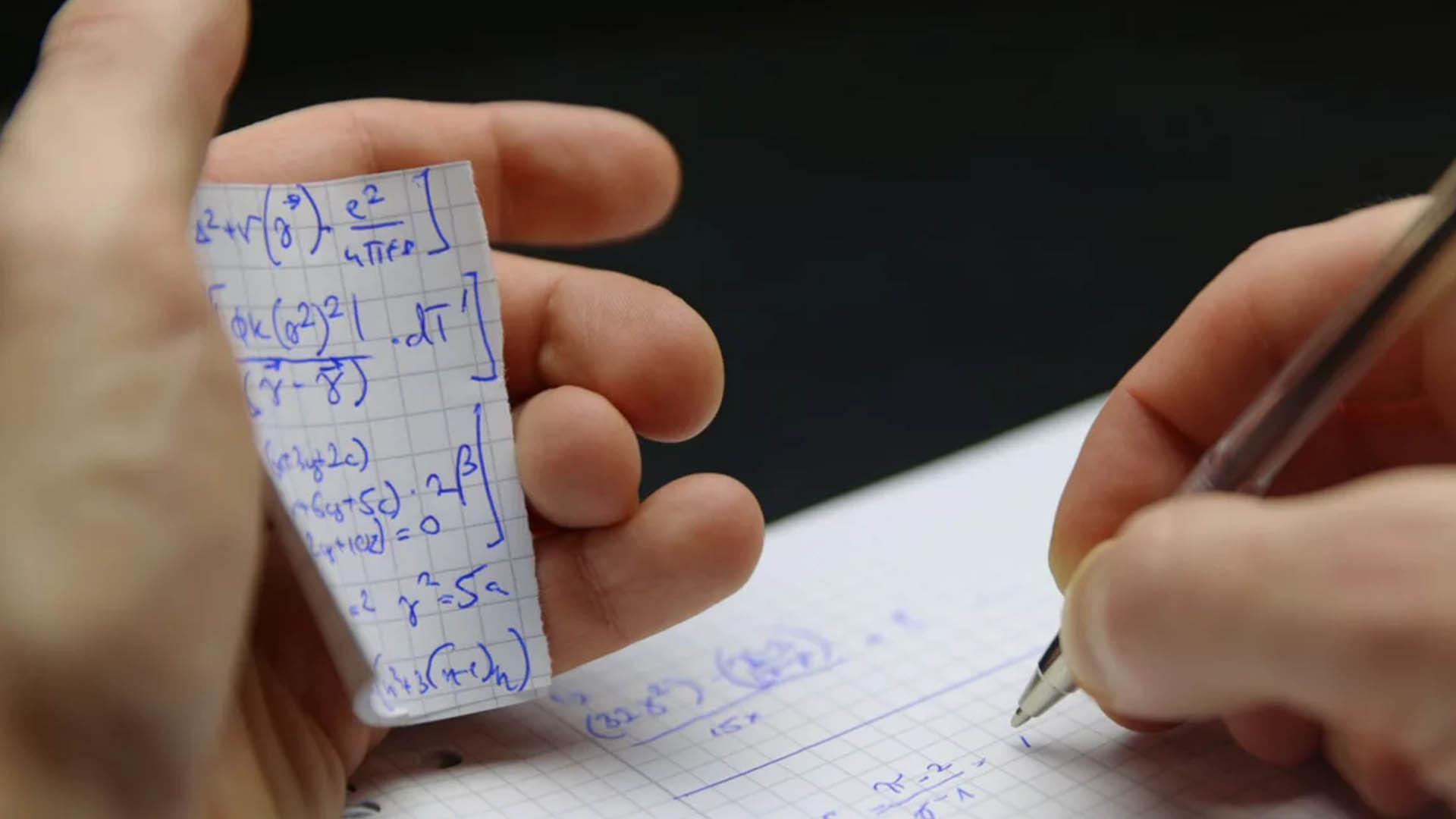 Αλιβέρι: Μηδενίστηκε μαθητής που αντέγραφε στις Πανελλαδικές -«Όλοι αντιγράφουν» διαμαρτυρήθηκαν οι εκπαιδευτικοί γονείς του