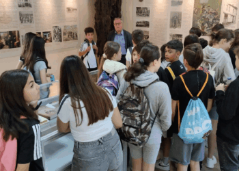 Επίσκεψη στο «Μουσείο Μακεδονικού Αγώνα, Καπετάν Άγρα, Αντώνη Μίγκα και γηγενών Μακεδονομάχων» στην Καρυδιά από το 8ο Δημοτικό Έδεσσας