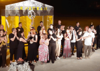 Καταχειροκροτήθηκε η πρεμιέρα της παράστασης “ΛΥΣΙΣΤΡΑΤΗ” στην Πτολεμαΐδα – Συνεχίζονται οι παραστάσεις (Βίντεο+Φώτο)