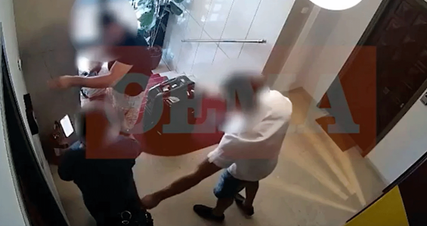 Βίντεο ντοκουμέντο: Πορτοφολάδες «ξαφρίζουν» ηλικιωμένη έξω από Airbnb στο Θησείο