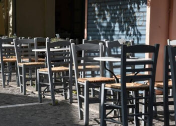 Τραπεζοκαθίσματα: 77% των καταστημάτων καταπατούν δημόσιους χώρους