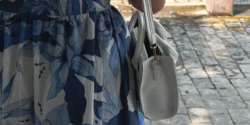 Ληστεία σε… ζωντανή σύνδεση στο κέντρο της Αθήνας (Βίντεο)