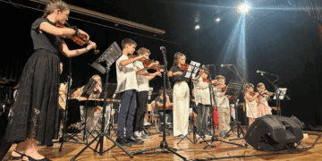 Μικροί και μεγάλοι μαθητές του Δημοτικού Ωδείου Σιάτιστας ξεδίπλωσαν το ταλέντο τους στην τελική τους συναυλία