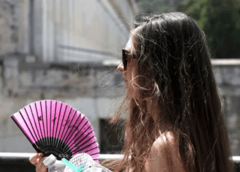 Καιρός: Ξεκινά τριήμερο έντονης ζέστης από την Τετάρτη με κορύφωση την Παρασκευή – Ποιες περιοχές θα «βράσουν»