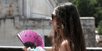 Καιρός: Ξεκινά τριήμερο έντονης ζέστης από την Τετάρτη με κορύφωση την Παρασκευή – Ποιες περιοχές θα «βράσουν»