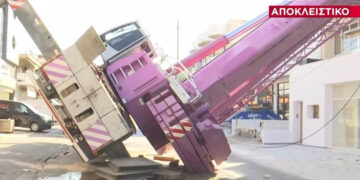 Γερανός έπεσε πάνω σε σπίτι στο Περιστέρι (Βίντεο)