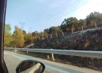 Φωτιά στο δρόμο Πτολεμαΐδας-Κοζάνης: Προετοιμάζονται στην Ασβεστόπετρα με αντιπυρικές ζώνες