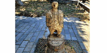 Ένας αετός θα κοσμεί από εδώ και στο εξής την είσοδο της Κοινότητας Αναργύρων