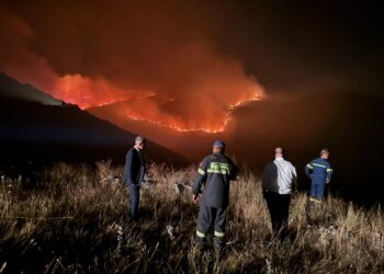 Ο Περιφερειάρχης, Γ. Αμανατίδης, στο μέτωπο της φωτιάς: «Δύσκολη νύχτα…»