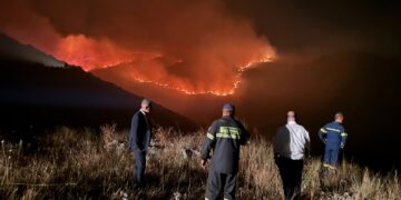 Ο Περιφερειάρχης, Γ. Αμανατίδης, στο μέτωπο της φωτιάς: «Δύσκολη νύχτα…»