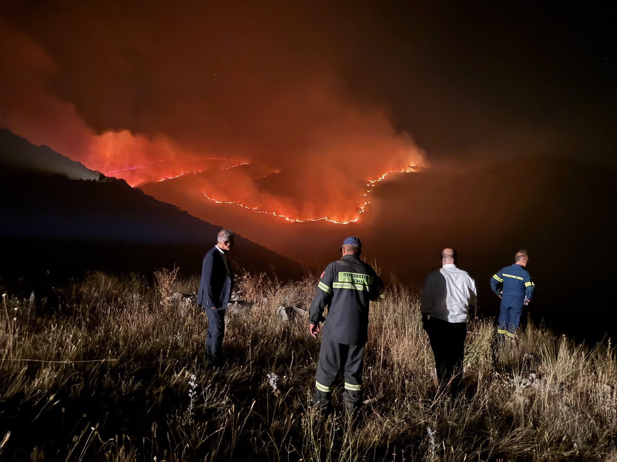 Ο Περιφερειάρχης, Γ. Αμανατίδης, στο μέτωπο της φωτιάς: «Δύσκολη νύχτα…»