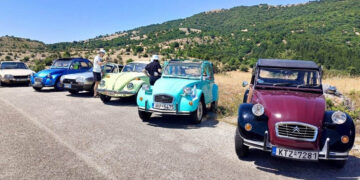 Εντυπωσιακή η 3η Έκθεση Ιστορικών Οχημάτων Καστοριάς – Δείτε φωτογραφίες