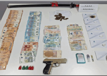 Κοζάνη: 36χρονος είχε στο σπίτι του κάνναβη, κοκαΐνη, πιστόλι, σπαθί και χρηματικά ποσά διάφορων νομισμάτων