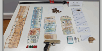 Κοζάνη: 36χρονος είχε στο σπίτι του κάνναβη, κοκαΐνη, πιστόλι, σπαθί και χρηματικά ποσά διάφορων νομισμάτων