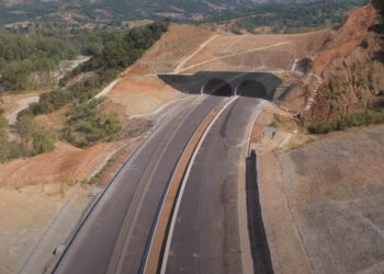 Ε65: Εντυπωσιακή πρόοδος στον δρόμο που θα ενώσει την Αθήνα με τη Μακεδονία – Δείτε Βίντεο