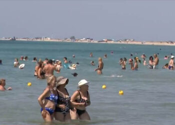 Θεσσαλονίκη: Beach bar “έριξε πόρτα” σε μέλη ΚΑΠΗ
