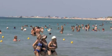 Θεσσαλονίκη: Beach bar “έριξε πόρτα” σε μέλη ΚΑΠΗ