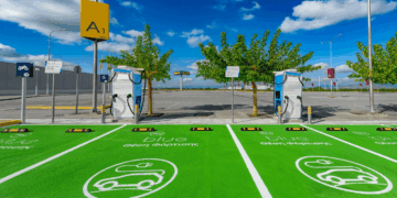 ΔΕΗ blue: Ευρωπαϊκή χρηματοδότηση για εγκατάσταση σημείων ταχυφόρτισης σε Ελλάδα και Ρουμανία