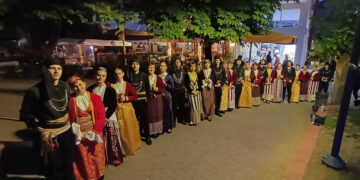 Ποντιακός Σύλλογος Πτολεμαΐδας: Εντυπωσιακή παρουσία με το εφηβικό χορευτικό στο «Γρεβενών Γεύσεις» (Φωτογραφίες & Βίντεο)