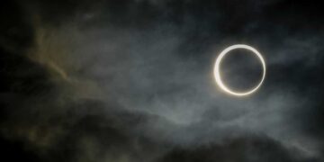 Έρχεται η μεγαλύτερη ολική έκλειψη ηλίου: Στο «σκοτάδι» για 6 ολόκληρα λεπτά