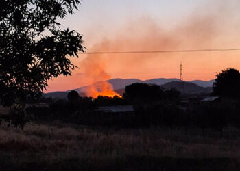 Κατασβέστηκε η φωτιά στο κανάλι Πτολεμαΐδας – Άμεση επέμβαση της Πυροσβεστικής