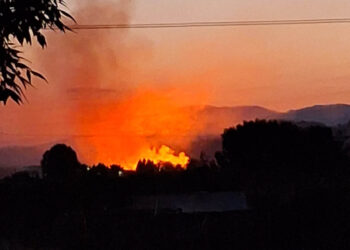 Πτολεμαΐδα: Φωτιά κοντά στο κανάλι – Φωτογραφίες