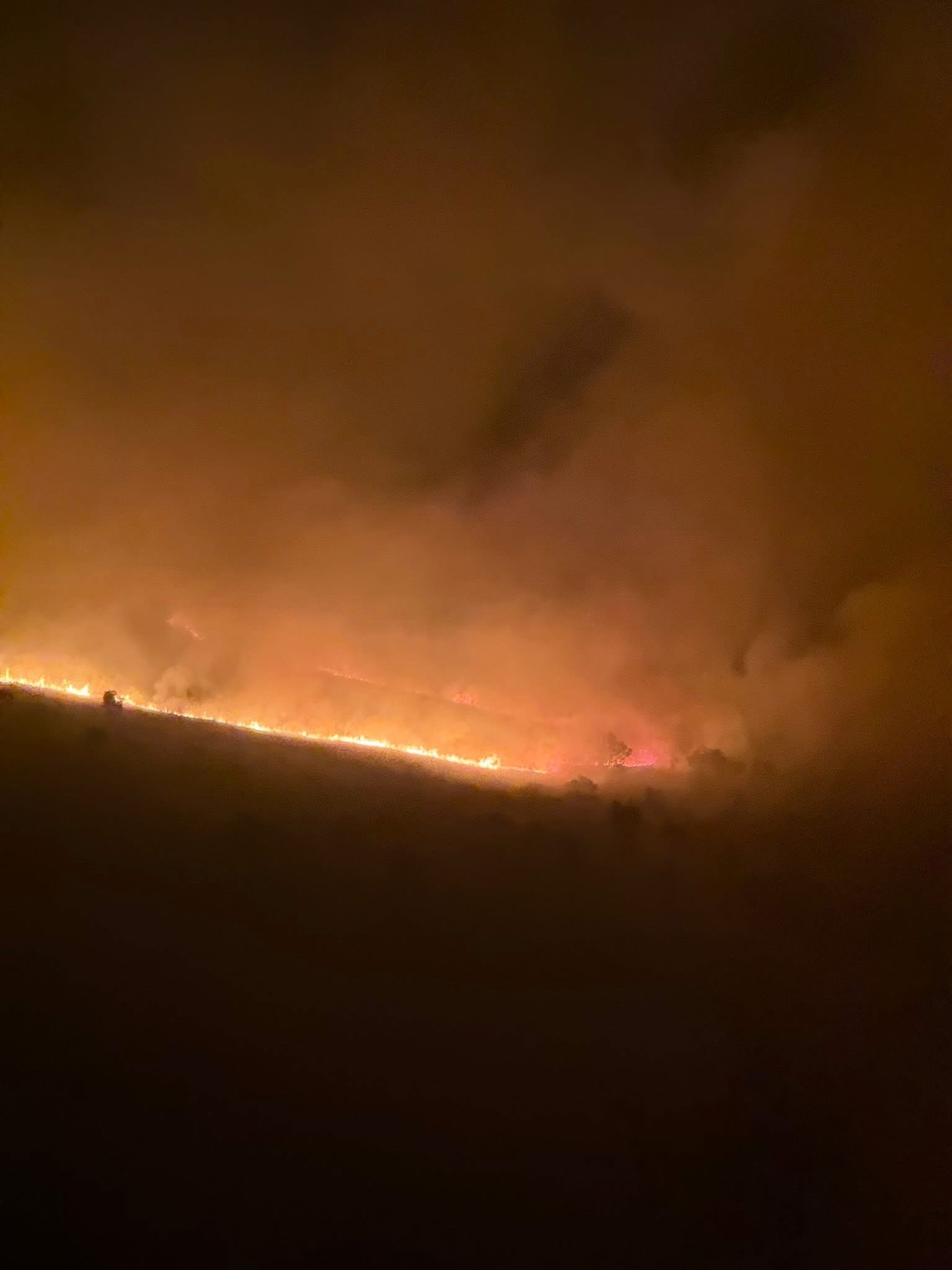 Δυσκολεύει η κατάσταση στη μεγάλη φωτιά σε Ποντοκώμη- Λιβερά(video&φώτο)