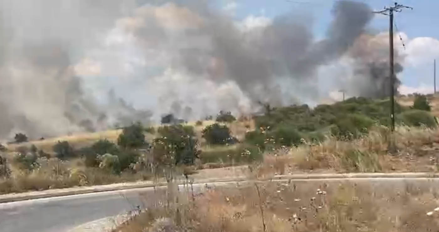Φωτιά στη ΖΕΠ Κοζάνης(VIDEO): Στην κατεύθυνση του Αγίου Χαράλαμπου το μέτωπο – Εμφανίστηκαν εναέρια μέσα