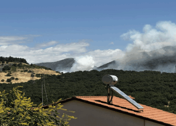 Φωτιά σε τοποθεσία έξω από το Δρέπανο Κοζάνης