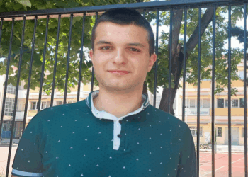 Με ποιοτικό διάβασμα και διαλείμματα ξεκούρασης άγγιξε το στόχο του ο Δημήτρης Κωστάκογλου, μαθητής του 3ου Γενικού Λυκείου Πτολεμαΐδας “ΑΝΤΩΝΙΟΣ ΚΕΡΑΜΟΠΟΥΛΟΣ”! (ρεπορτάζ της Κούλας Πουλασιχίδου)