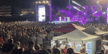 Κατάμεστο το ΔΑΚ Κοζάνης στη μεγάλη συναυλία του Αργυρού (Βίντεο + Φώτο)